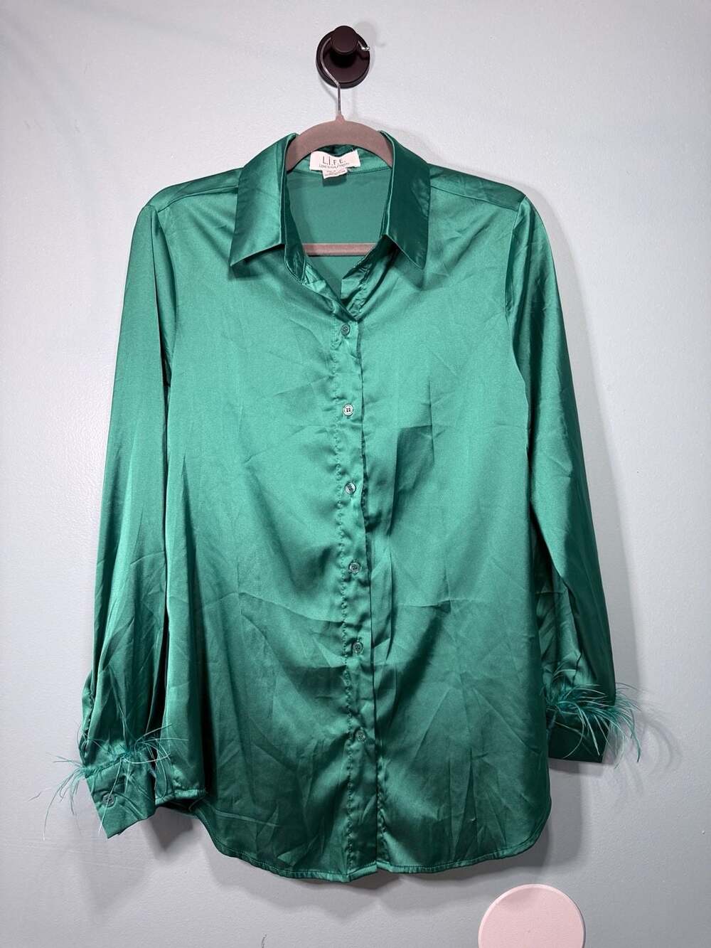 L.I.F.E. Satin Button-Up Shirt Size M Green Feather Cuff